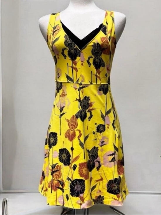 Title nine Dresses & Skirts - Title Nine Freelance Dress
Yellow Anemone Floral
Athletic Mini
Stretch Size S